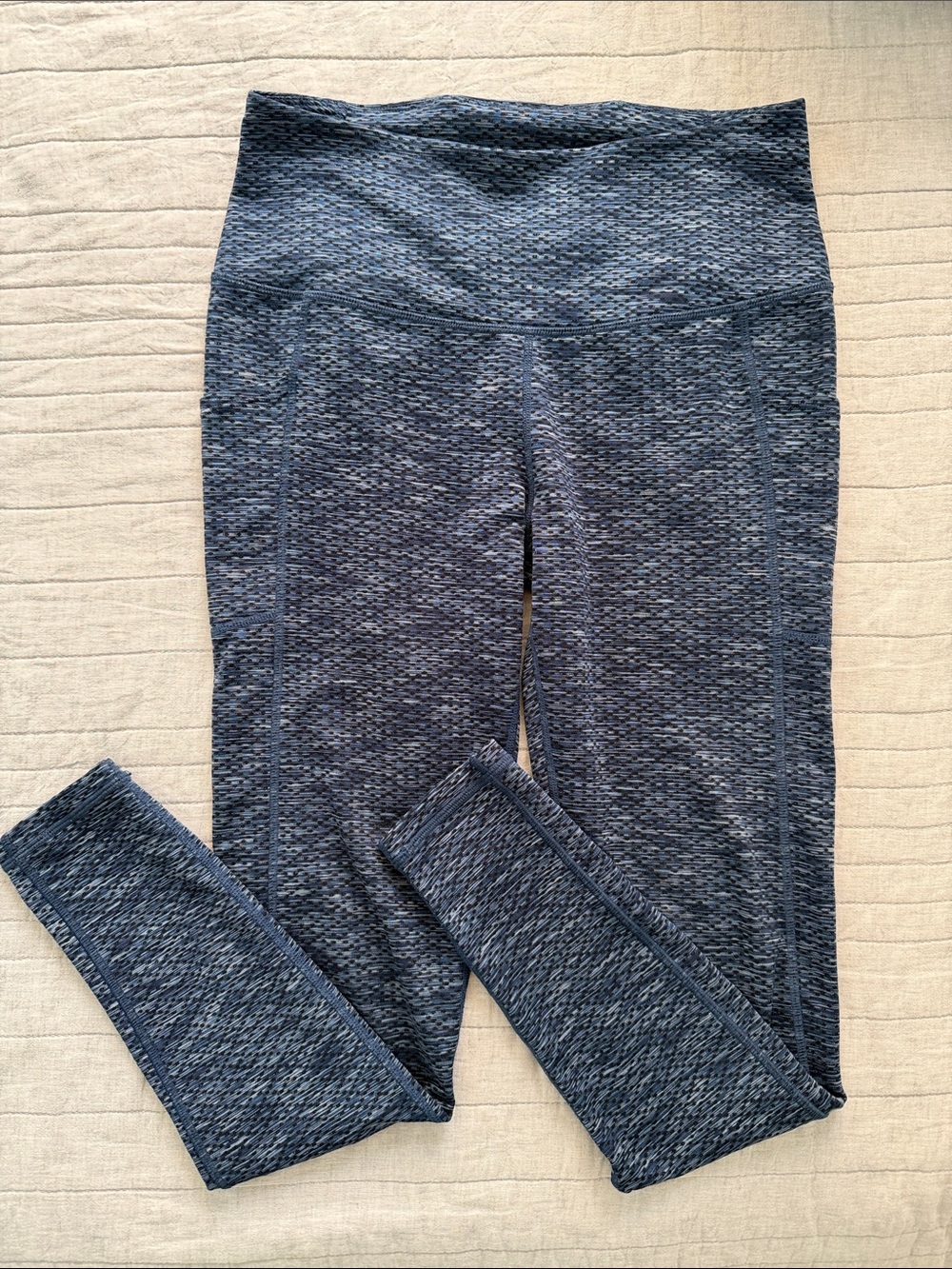 Mandala Textured Blue High-Waist Leggings